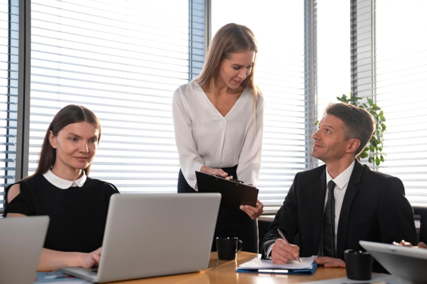 Herramientas de análisis financiero y proyecciones de crecimiento empresarial